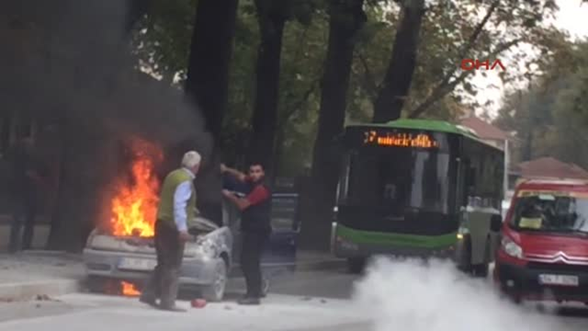 Sakarya Tamirden Aldığı Otomobili Böyle Yandı