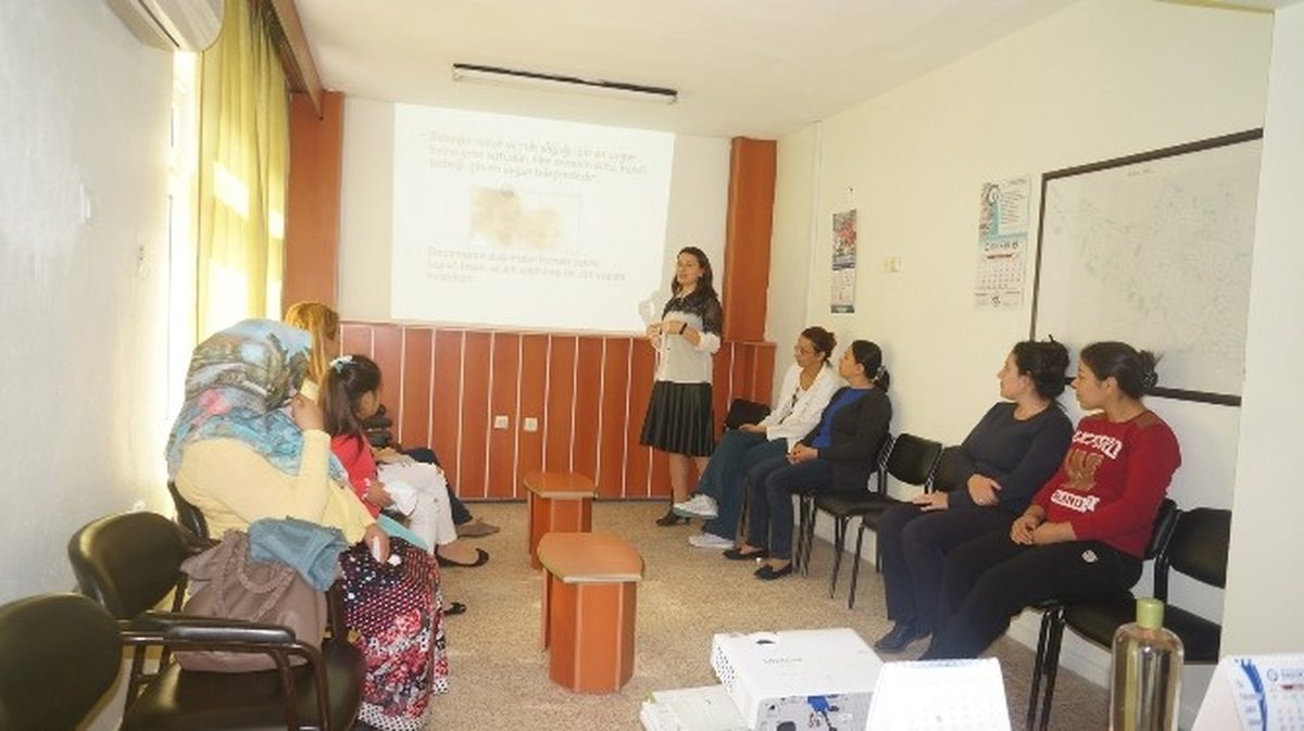 Sarıgöl\'de Anne Sütü ve Yararları Anlatıldı