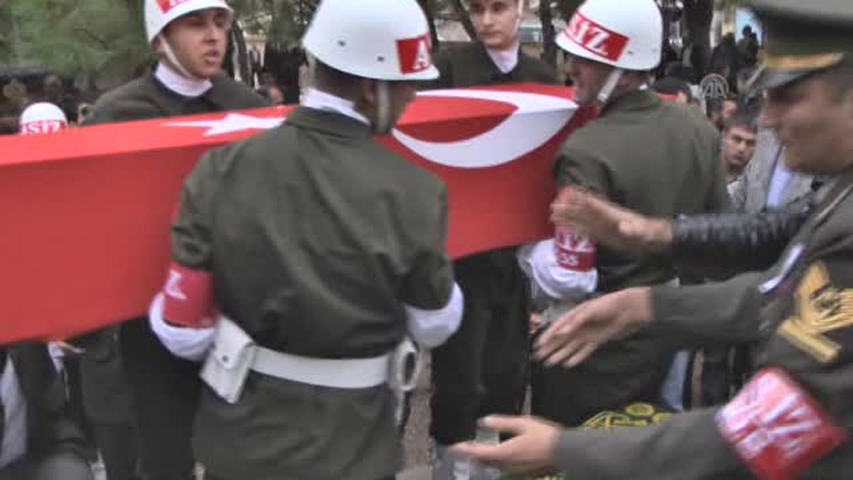 Şehit Uzman Onbaşı Şahin, Şanlıurfa\'da Son Yolculuğuna Uğurlandı