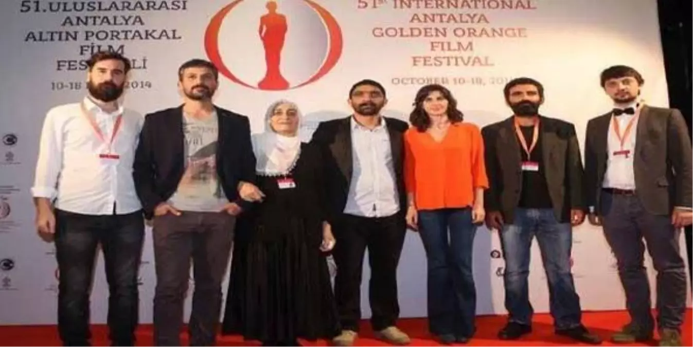 Altın Portakal\'da Annemin Şarkısı Filminin Galası Yapıldı