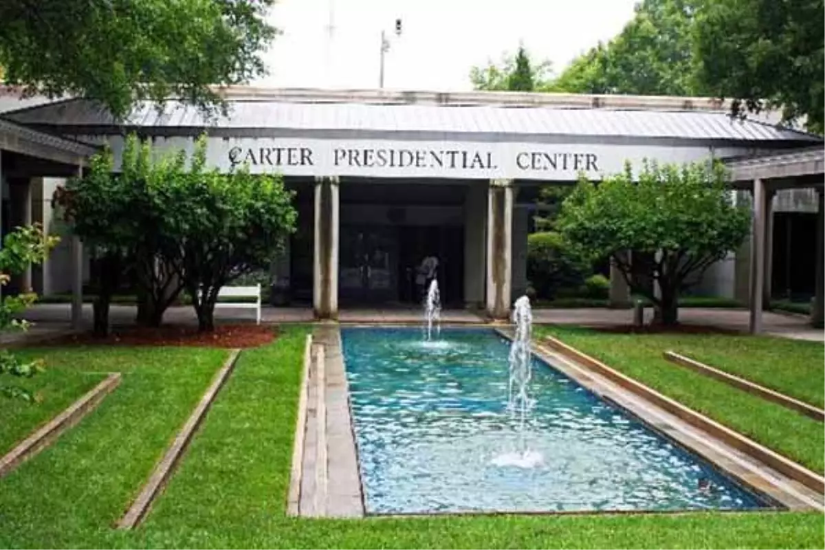 ABD'li Carter Merkezi'nin Kahire Ofisini Kapatma Kararı