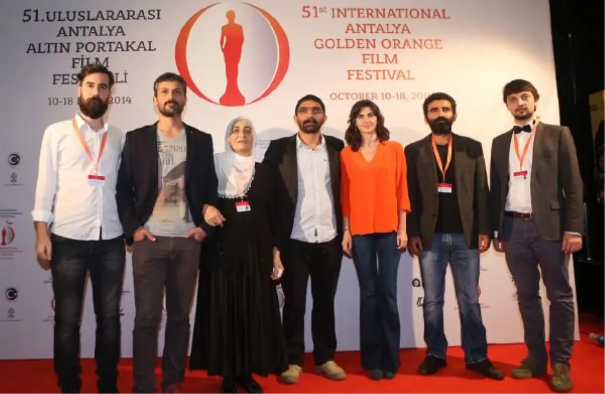 Altın Portakal\'da Annemin Şarkısı Filminin Galası Yapıldı