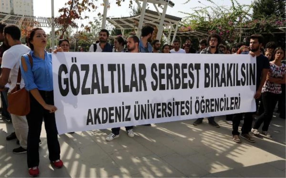 Antalya\'da Kobani Eylemlerine Katılan 13 Kişi Adliyede (2)