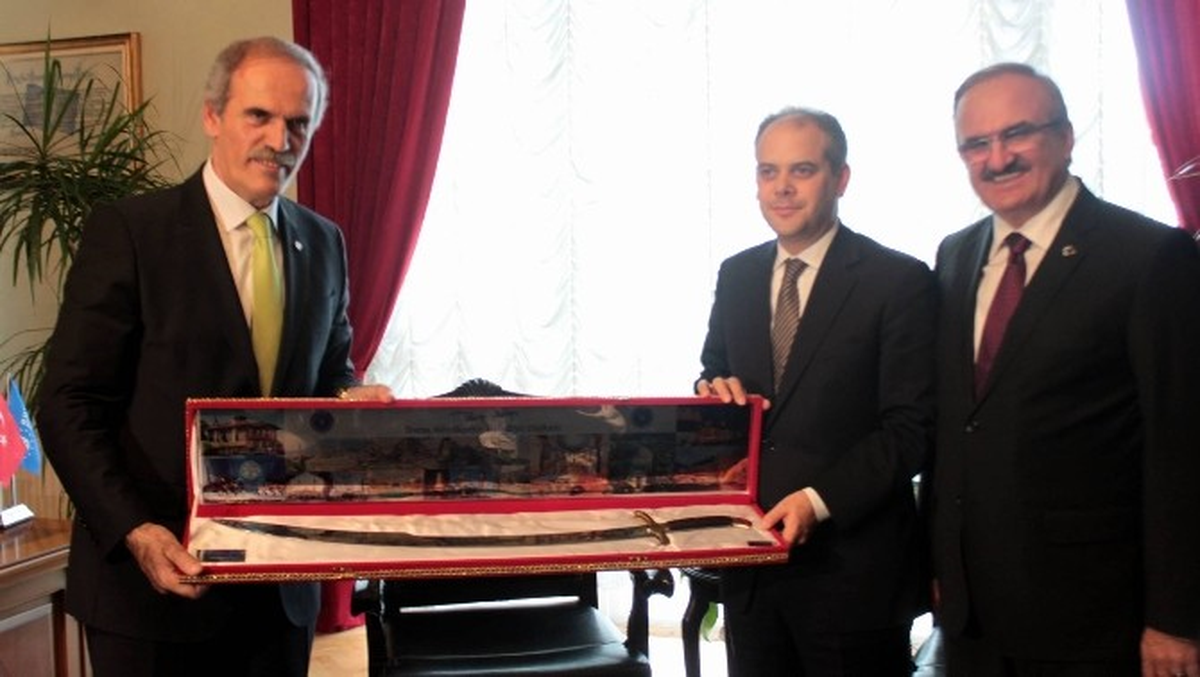 Bakan Kılıç\'tan Sokak Olaylarına Sporlu Çözüm