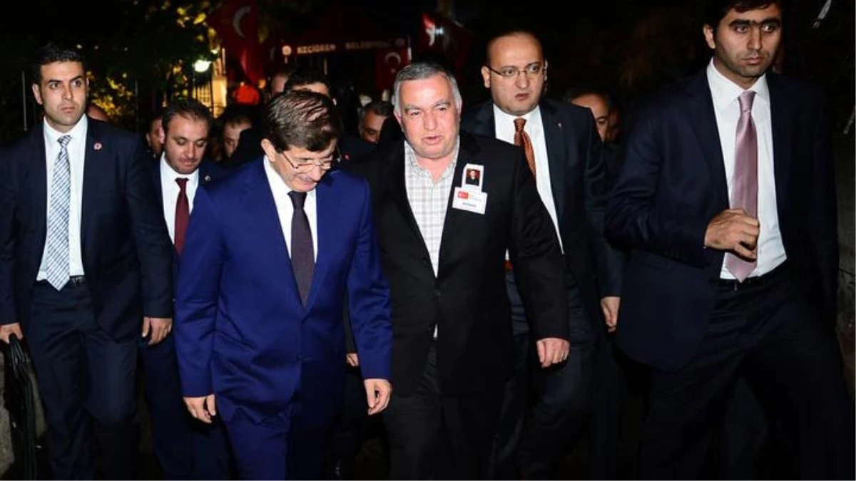 Başbakan Davutoğlu\'ndan Taziye Ziyareti