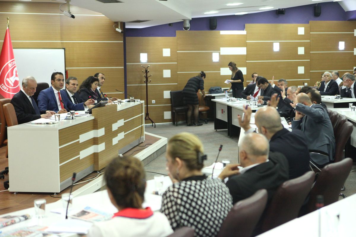 Bornova Belediyesi 2015 Bütçesi Oy Birliğiyle Kabul Edildi