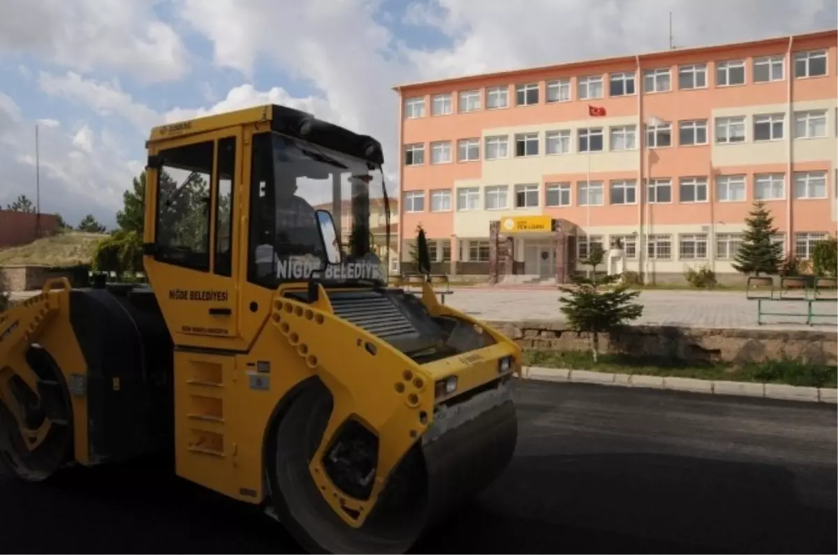 Fen Lisesi ve Güzel Sanatlar Lisesi Asfaltlandı