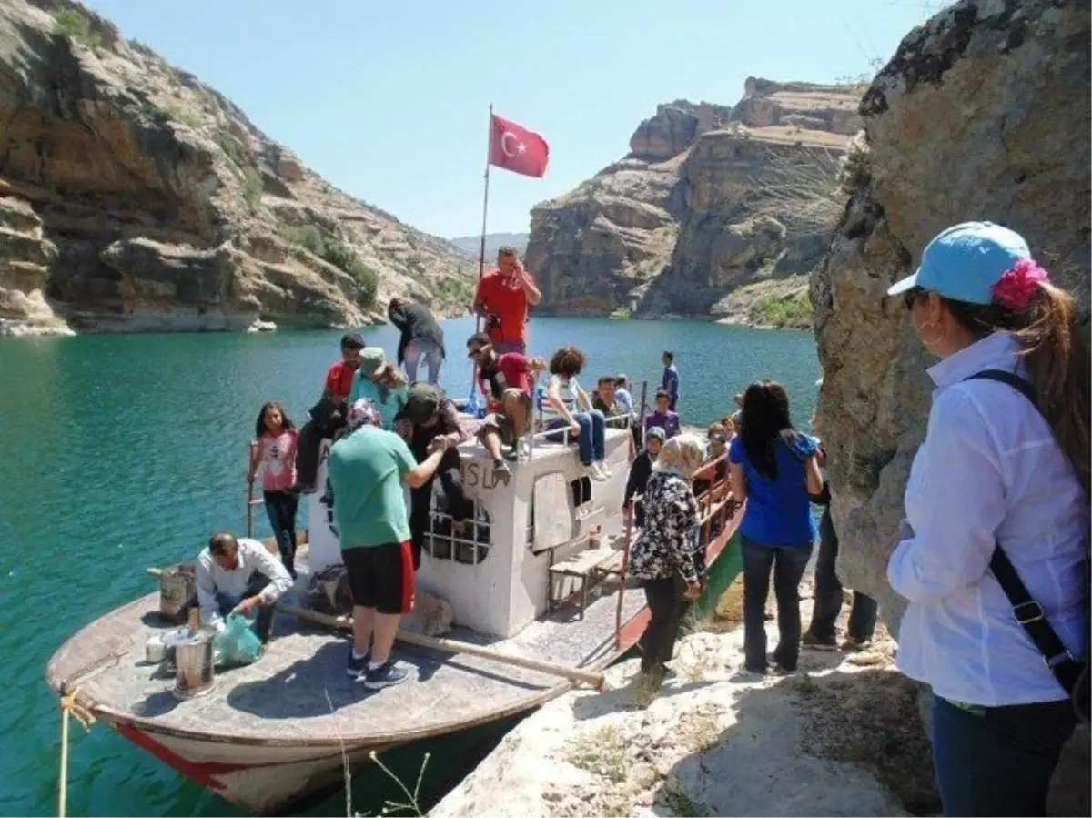 Fırat Nehri\'nin Gizemli Kanyonu