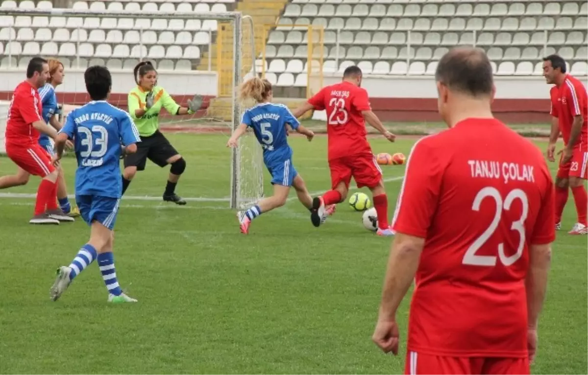 Futbolun Ustaları Elazığ\'da