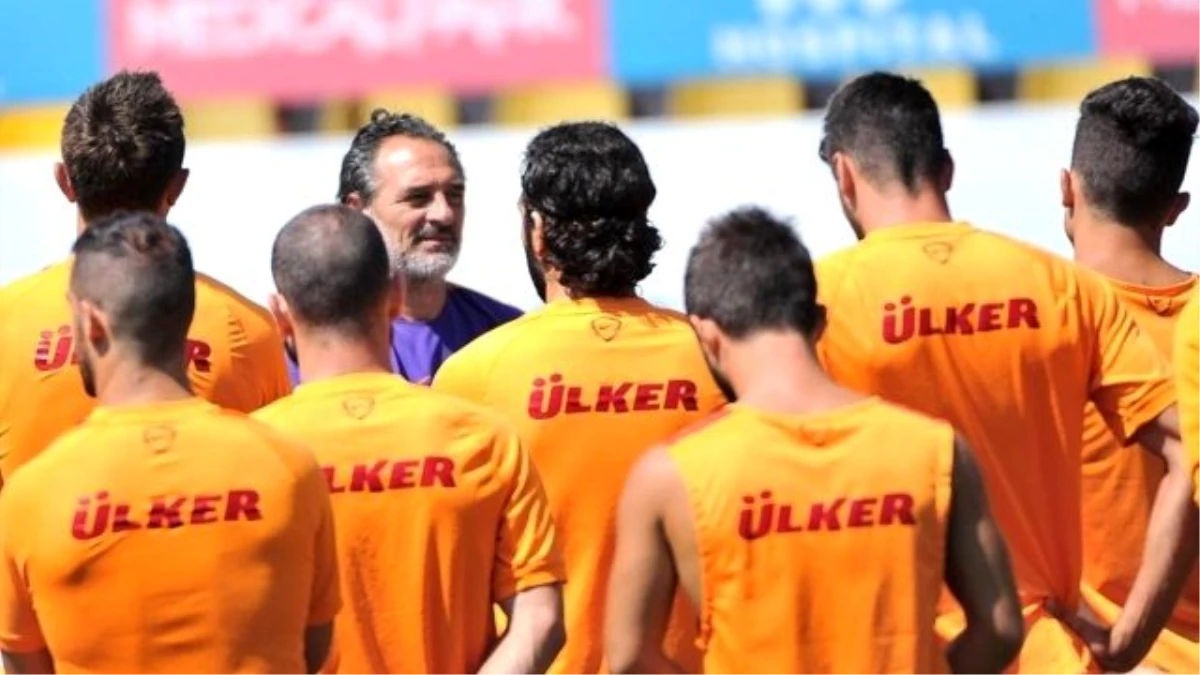 Galatasaray Teknik Heyeti Fenerbahçe Maçı Öncesi Taktik mi Yapıyor?