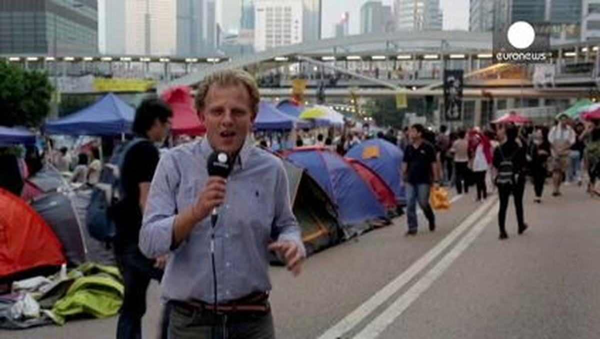 Hong Kong\'da Hükümetten Göstericilere Diyalog Çağrısı