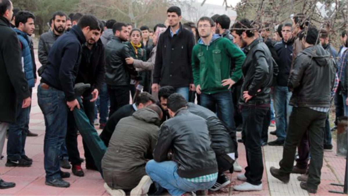 İnönü Üniversitesi\'nde Olay: 1 Öğrenci Bıçaklandı