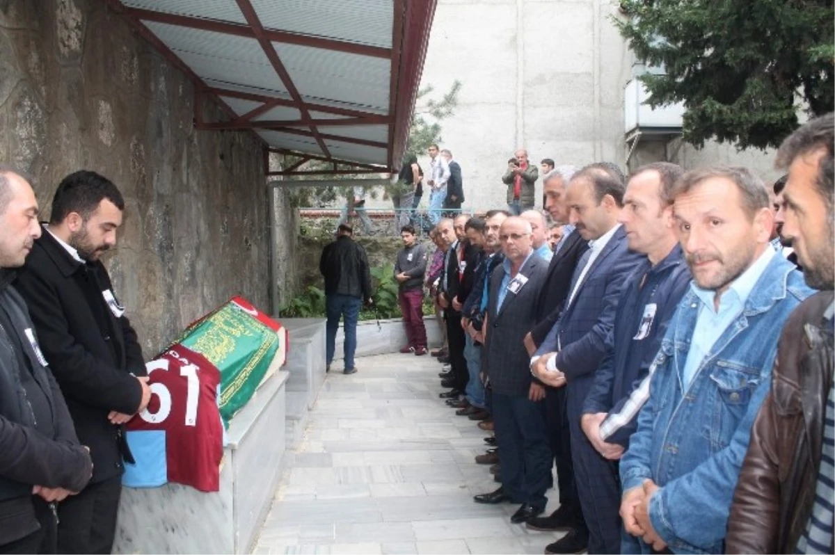 İstanbul\'daki Kobani Eylemleri Sırasında Hayatını Kaybeden Serdar Arslan Memleketi Trabzon\'da...