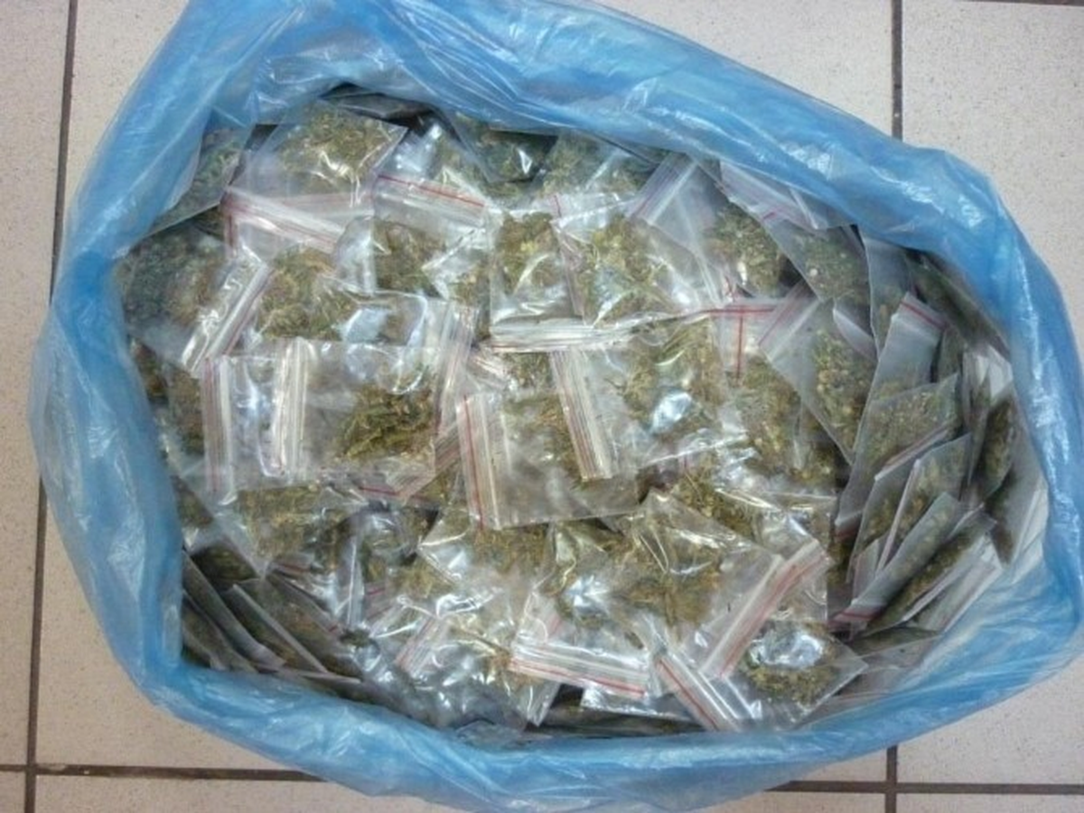 İzmir Polisinden Uyuşturucuya Geçit Yok