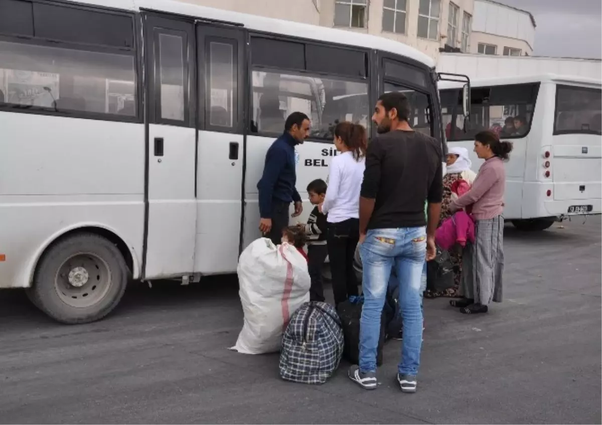 Türkiye\'ye Sığınan Kobanili Kürtler Irak\'a Göç Ediyor