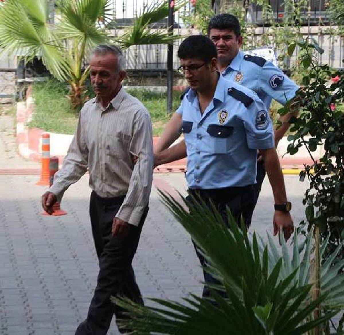 Tartışmada Oğlunu Karnından Yaraladı
