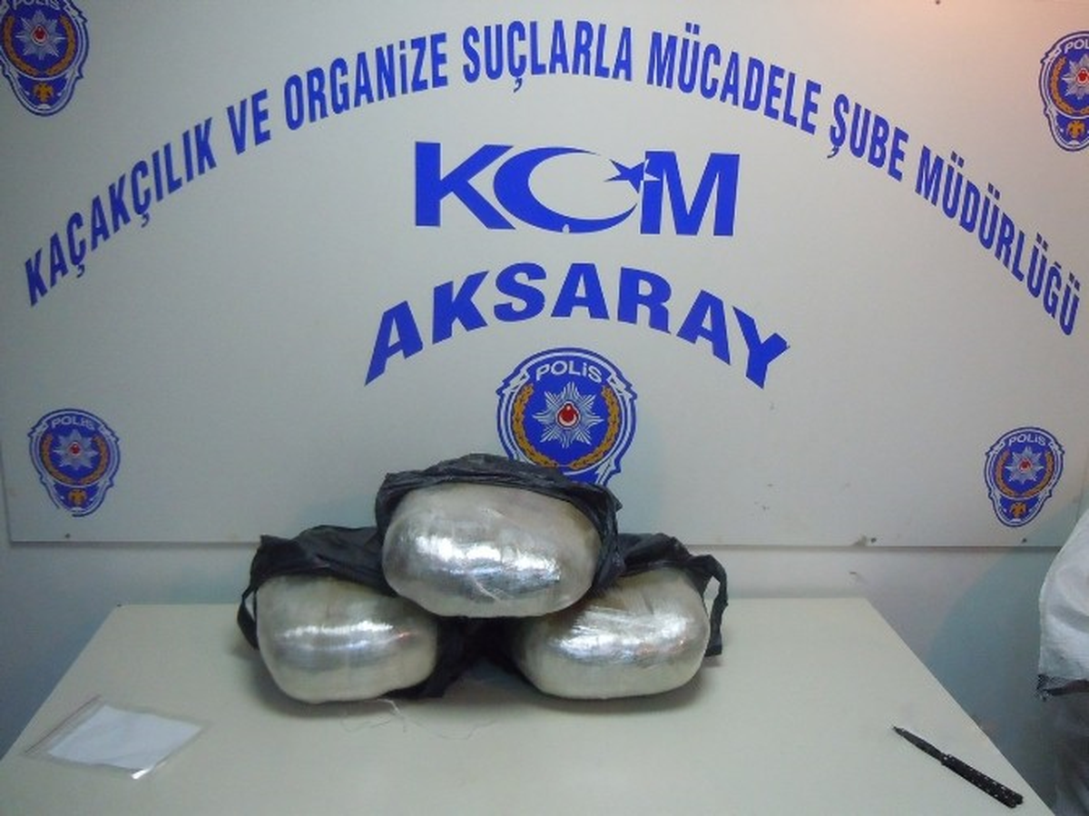 Tır\'dan Uyuşturucu ve Kaçak Sigara Çıktı