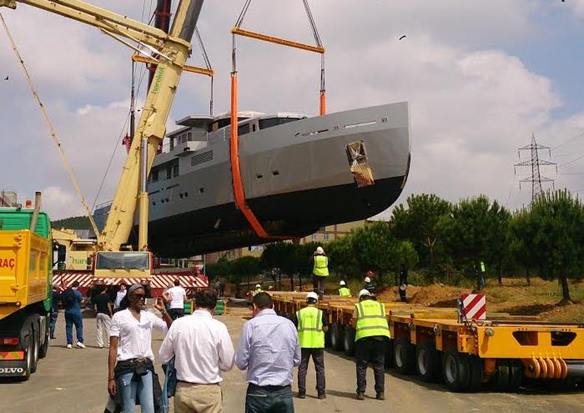 210 Tonluk Özel Yatın Nakliyesi Tamamlandı