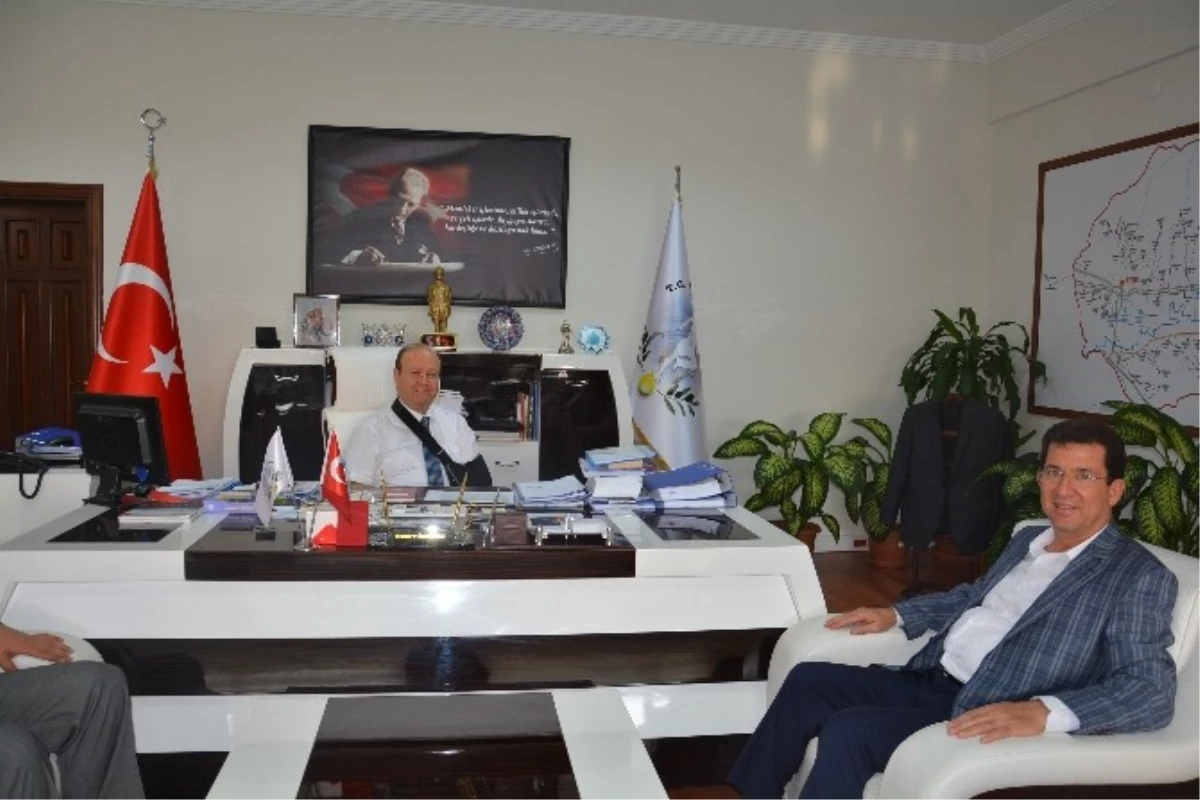 AK Parti\'li Kılınç, Efeler Belediye Başkanı Özakcan\'ı Ziyaret Etti