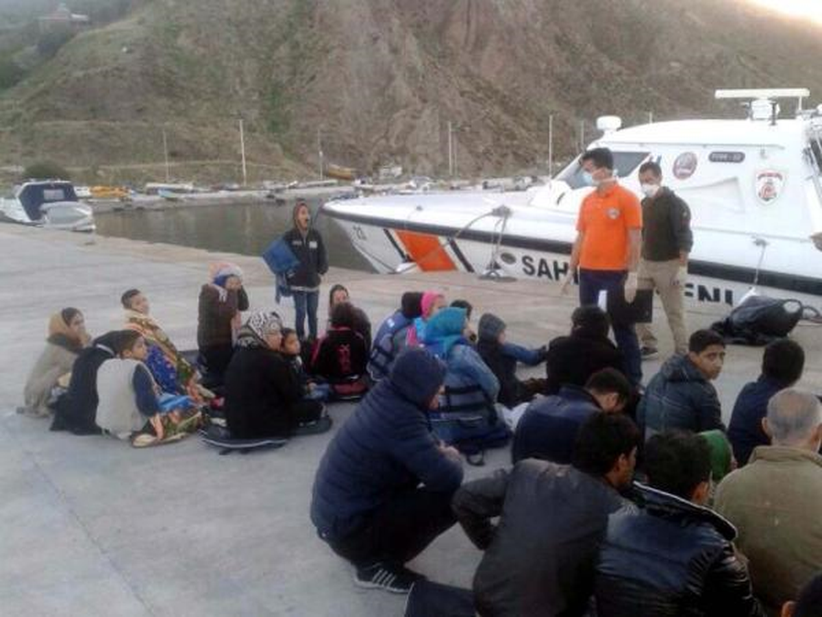 Ayvacık\'ta 43 Afgan Kaçak Yakalandı