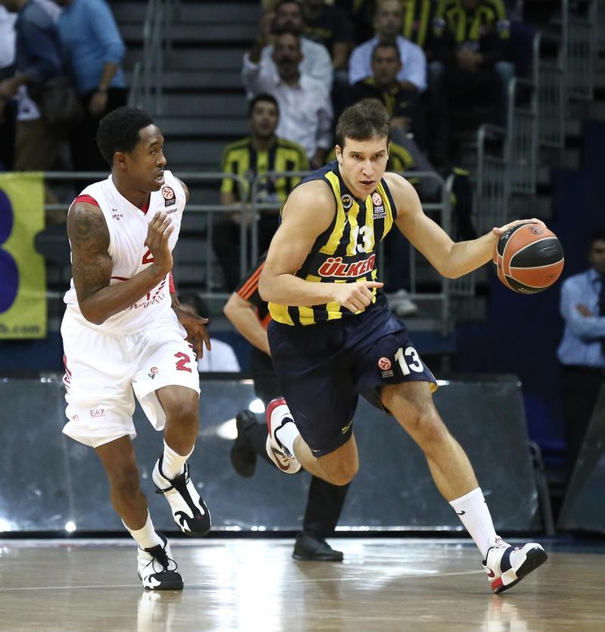 Fenerbahçe Ülker: 77 - EA7 Emporio Armani: 74