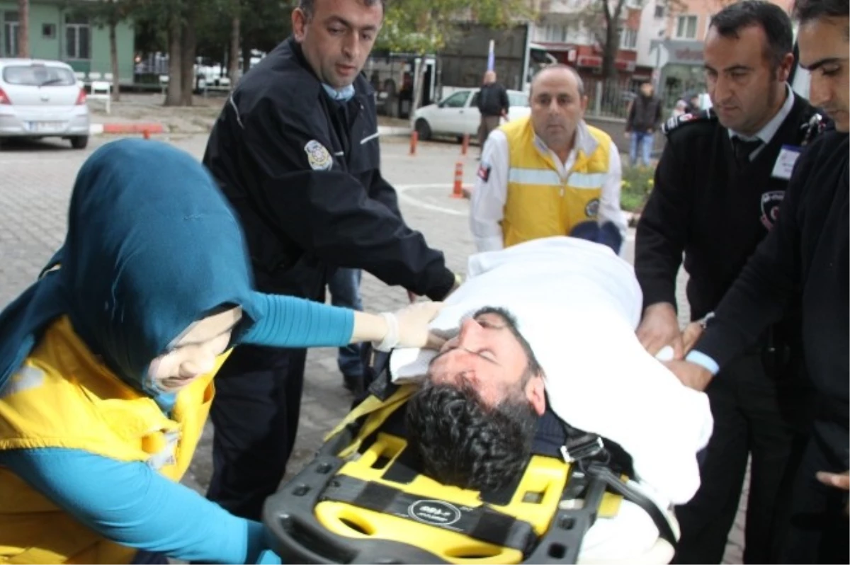 Bursa\'da 2 Ayrı Kazada 2 Kişi Yaralandı