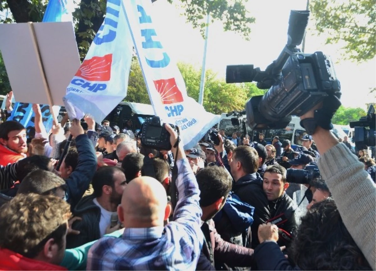 CHP Gençlik Kolları, "Güvenlik Paketi"Ni Protesto Etti