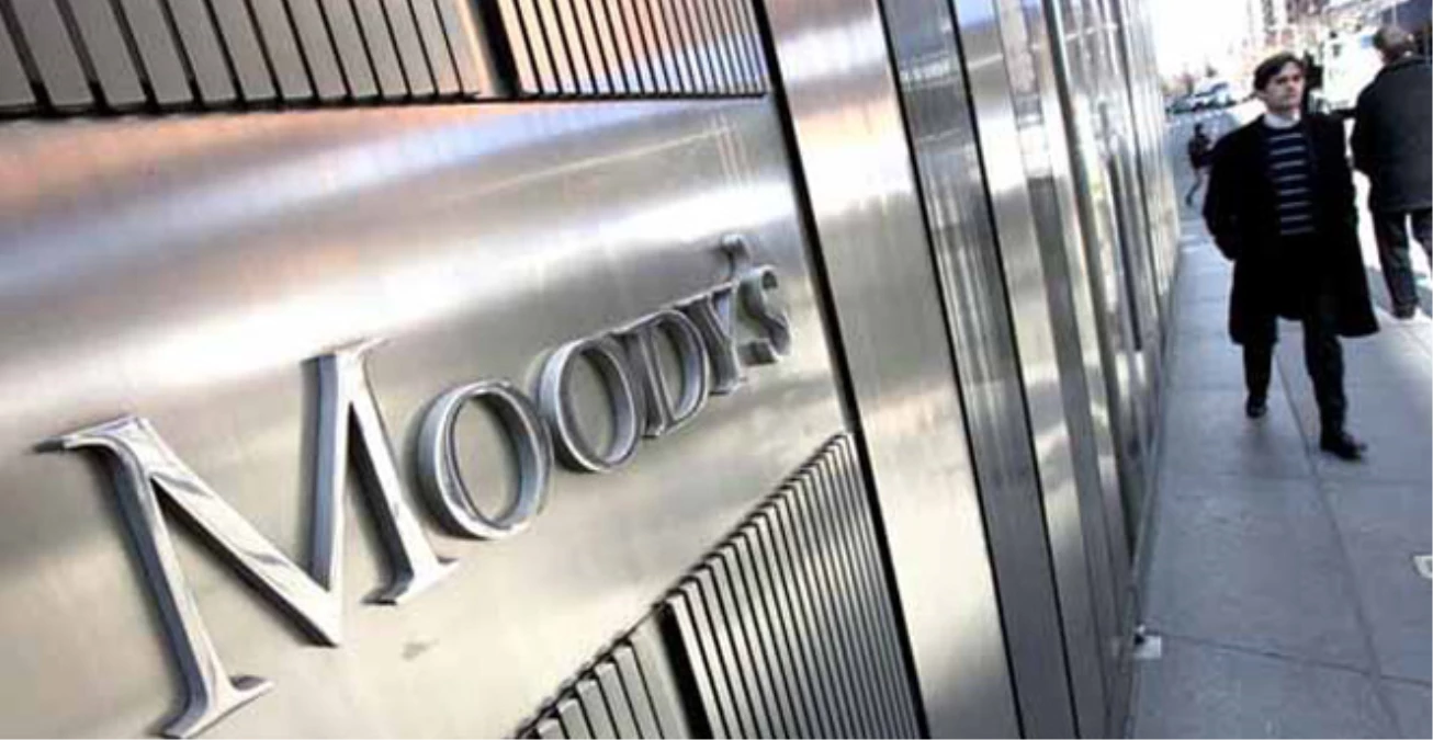 Moody\'s, Rusya\'nın Notunu İndirdi