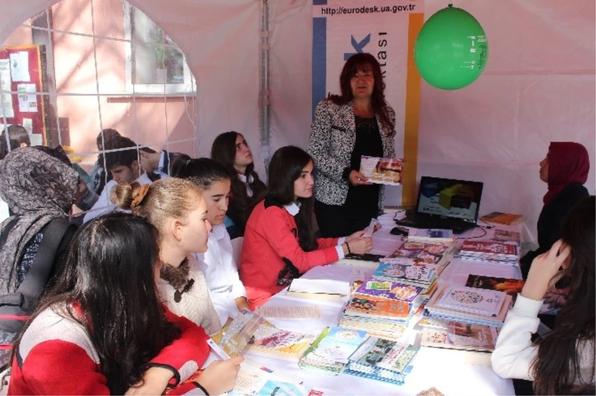 Erzincan da Ki Genç Öğrencilere Avrupa Fırsatları, Burslar, Stajlar ve Avrupa Gönüllü Hizmetleri...