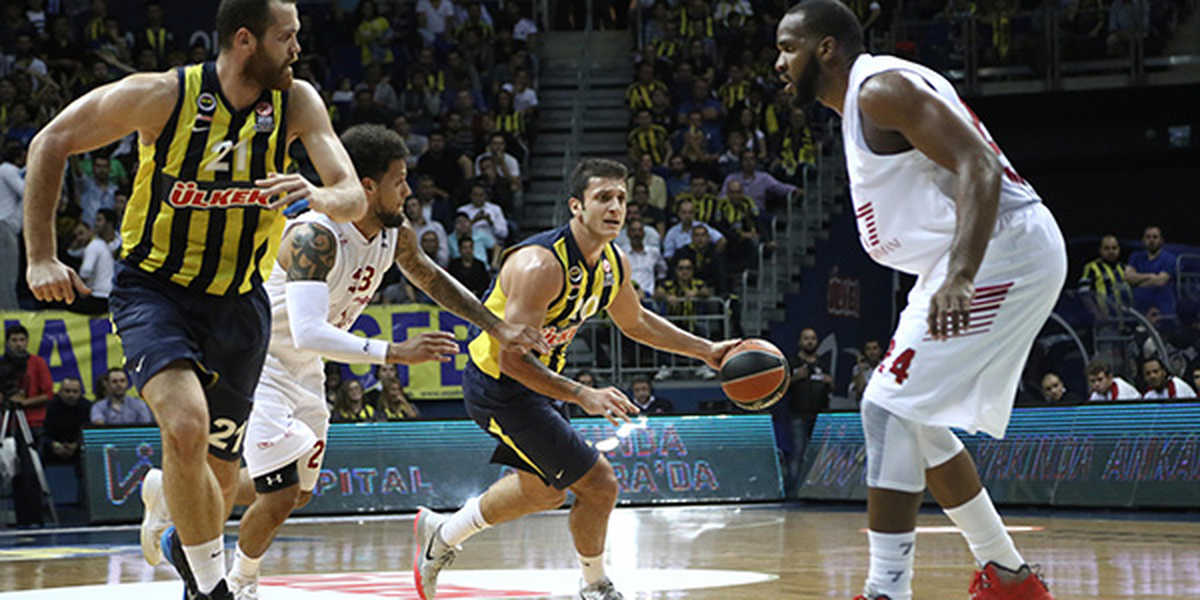 Fenerbahçe Ülker 77-74 Emporio Armani Milano