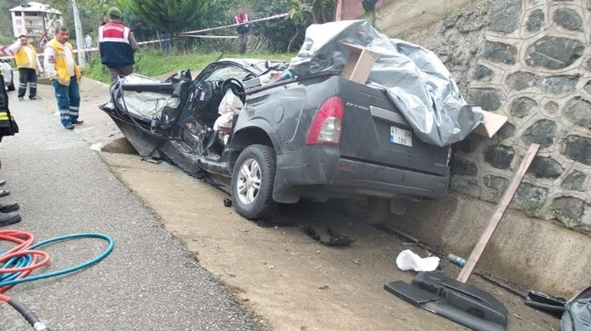 Giresun\'da Trafik Kazası: 1 Ölü, 1 Yaralı