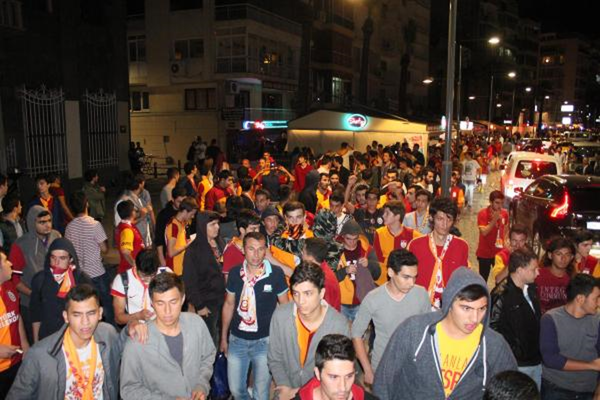 İzmir\'de Derbi Sevinci
