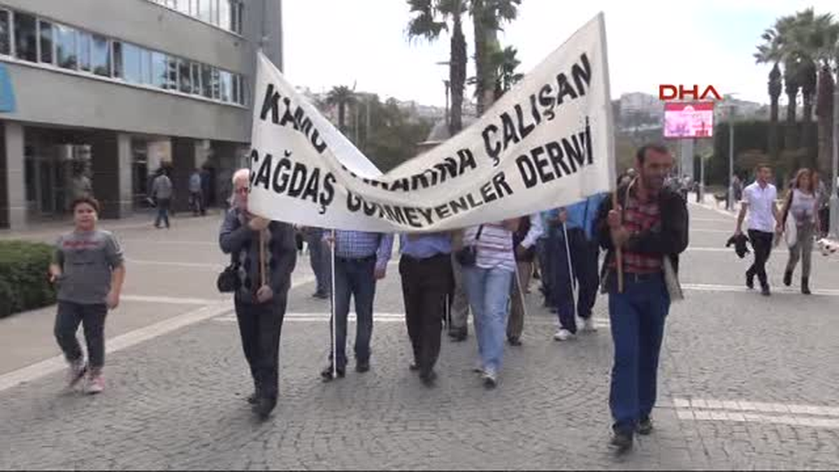 İzmir Görme Engellilerden, Sosyal Koşulları İçin Protesto
