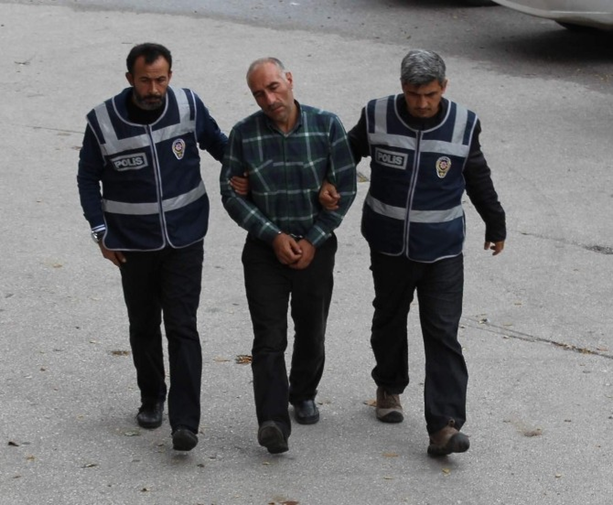 Karısını Pompalı Tüfekle Öldüren Şüpheli Adliyede