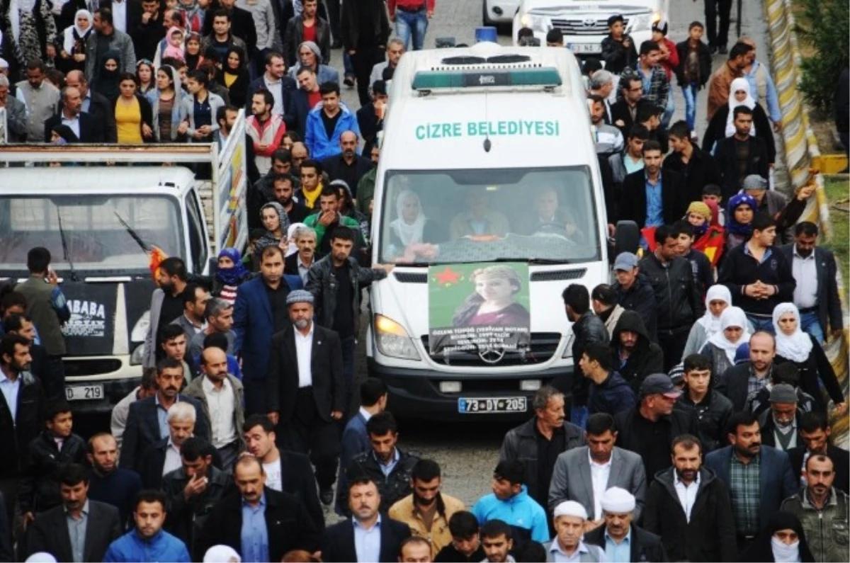 Kobani\'deki Çatışmada Ölen Ypg\'linin Cenazesi Cizre\'de Defnedildi