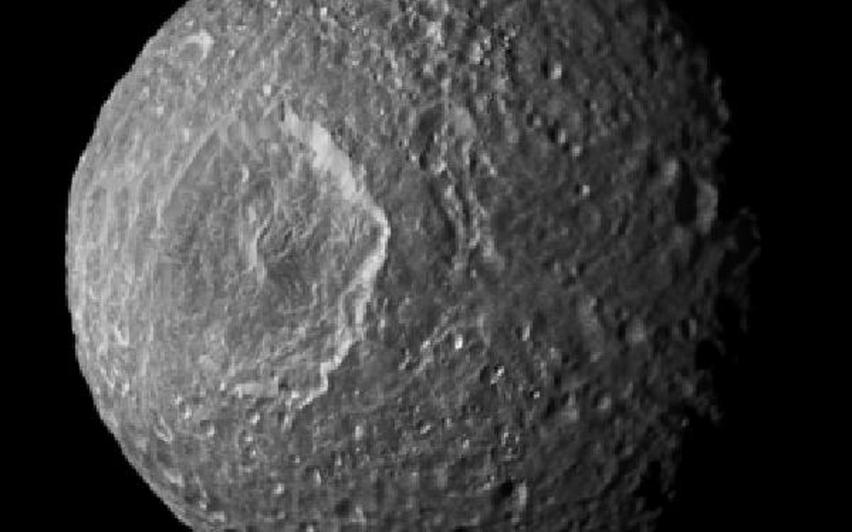 Nasa: Satürn\'ün Uydusu Yüzeyinin Altında Okyanus Barındırıyor Olabilir