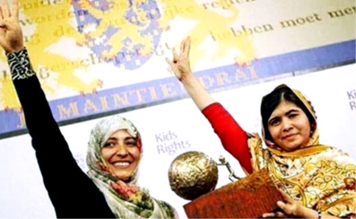 Nobel Kürsüsünde Rabia İşareti