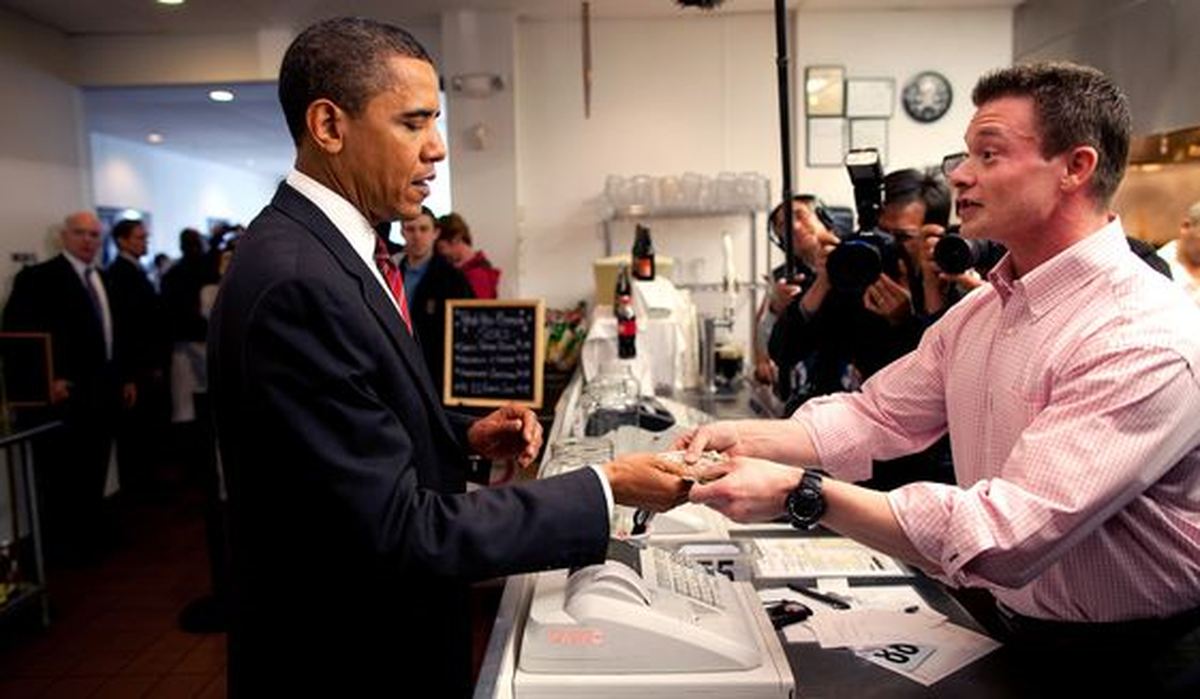 Obama, Restoranda Hesabı Ödeyemedi