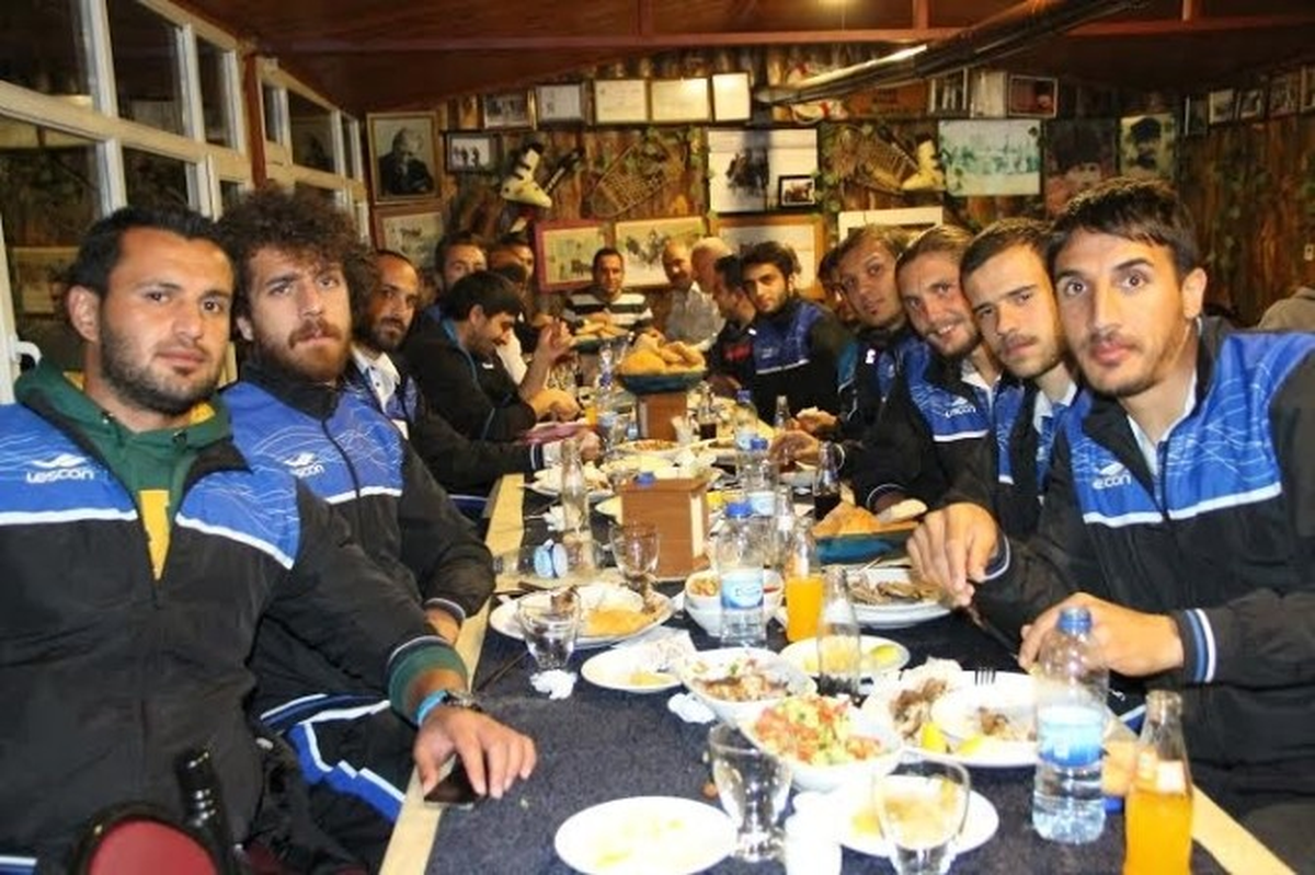Serhat Ardahan Sporlu Futbolculara Moral Yemeği