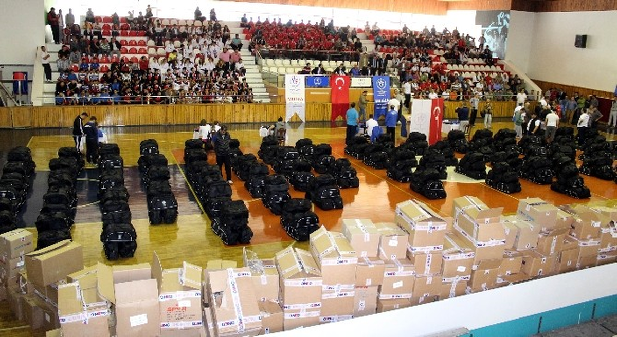 Spor Kulüplerine Malzeme Yağdı