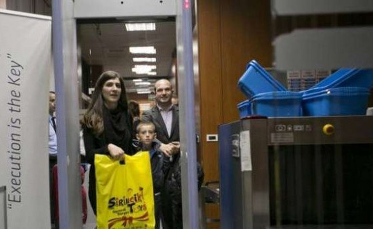 Suriye\'ye Kaçırılan Kosovalı Çocuğu MİT Kurtardı
