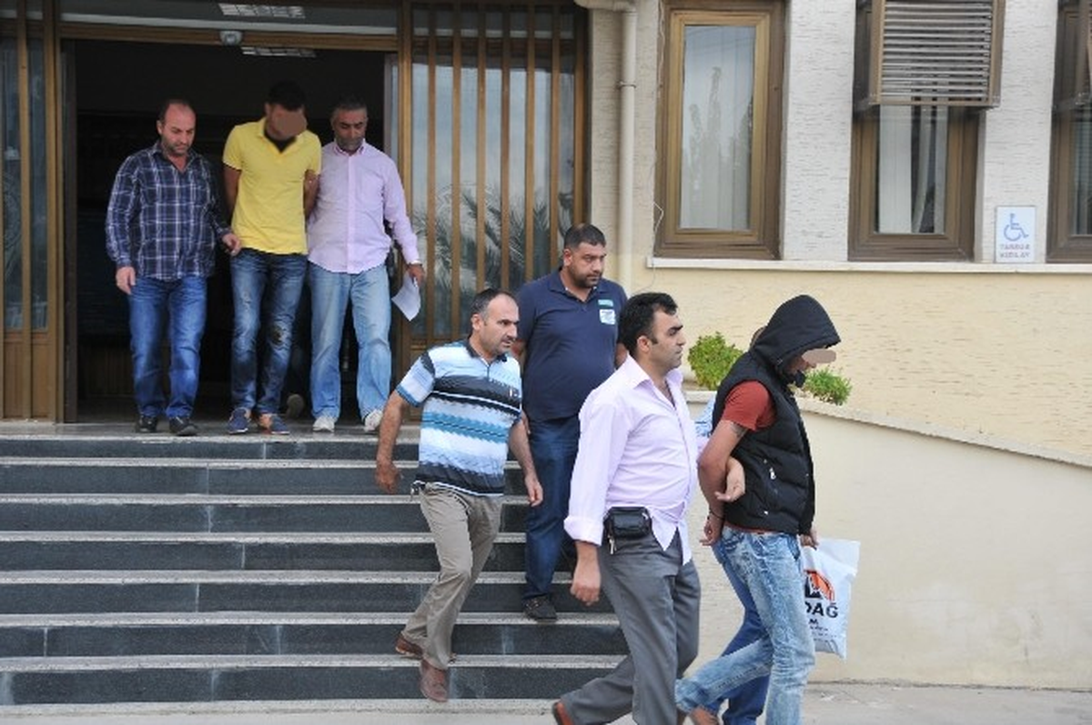 Tarsus\'taki Cinayet Olayında 6 Kişi Suç Aleti Birlikte Yakalandı