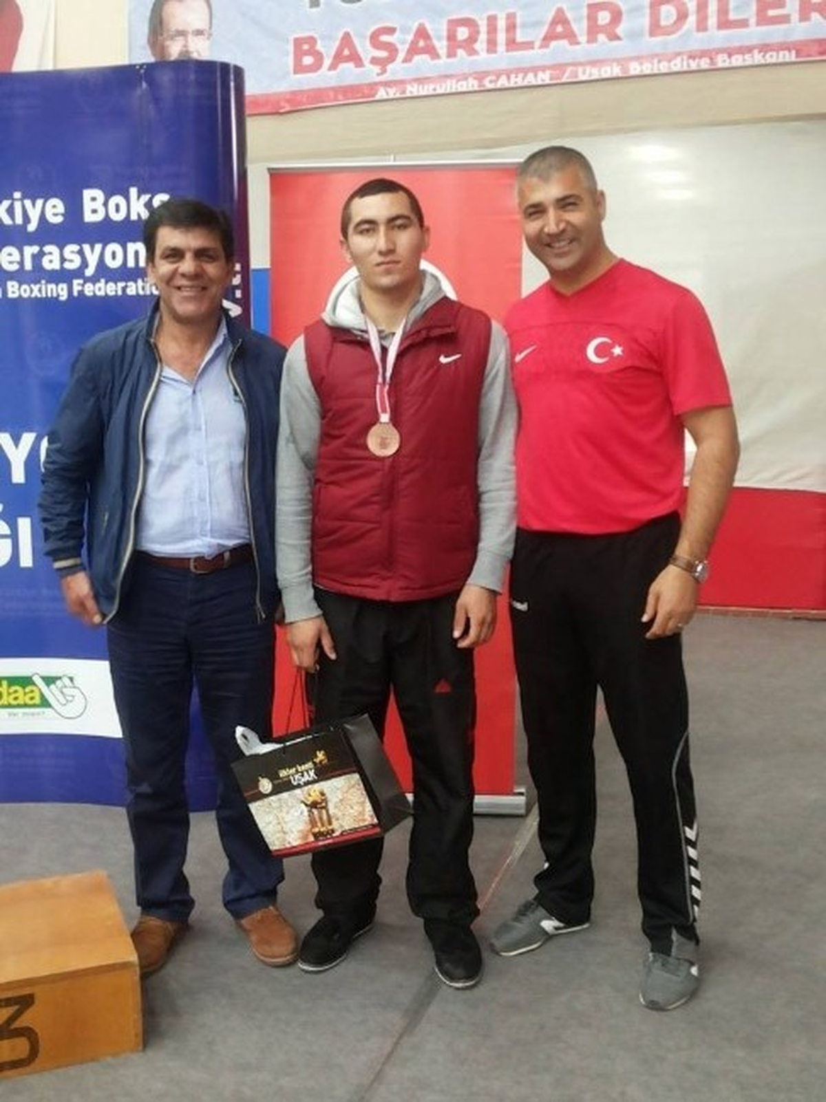 Yalovalı Boksör Uşak\'ta Üçüncü Oldu