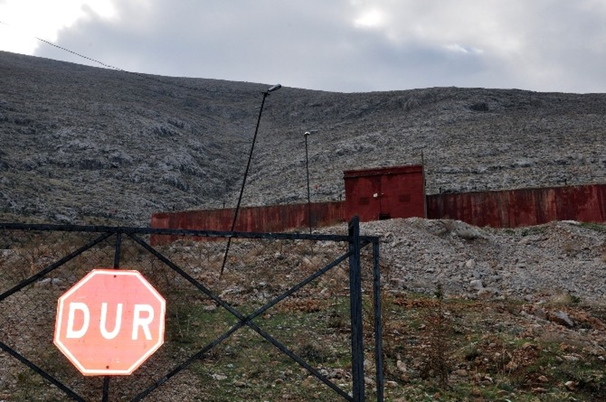 Yüksekten Düşen Genç Ağır Yaralandı