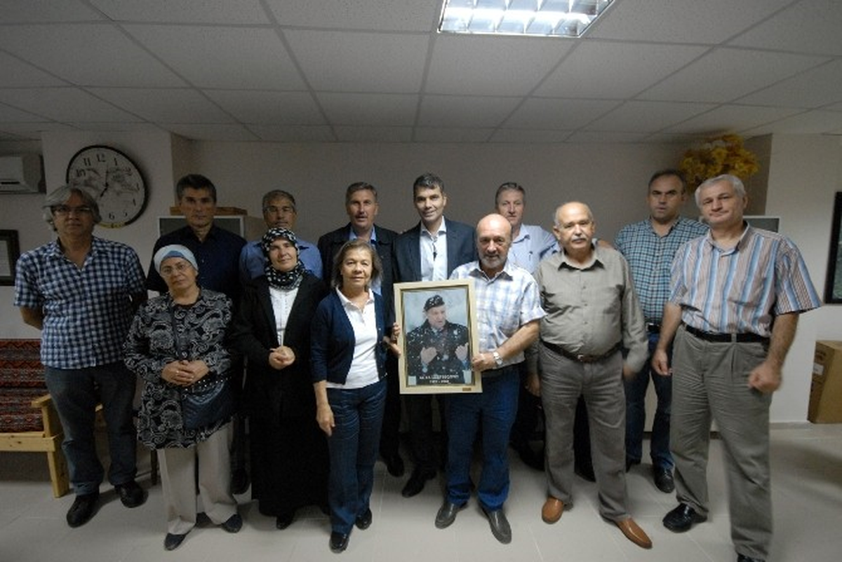 Adanalı Boşnaklar İzzetbegoviç\'i Unutmadı