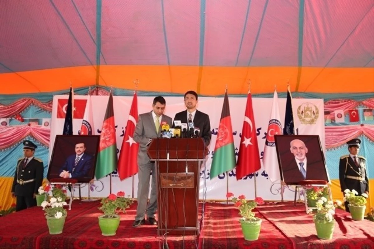 Afganistan\'da Puli Sokhta Darulaman Sarayı Arası Yolu Hizmete Açıldı