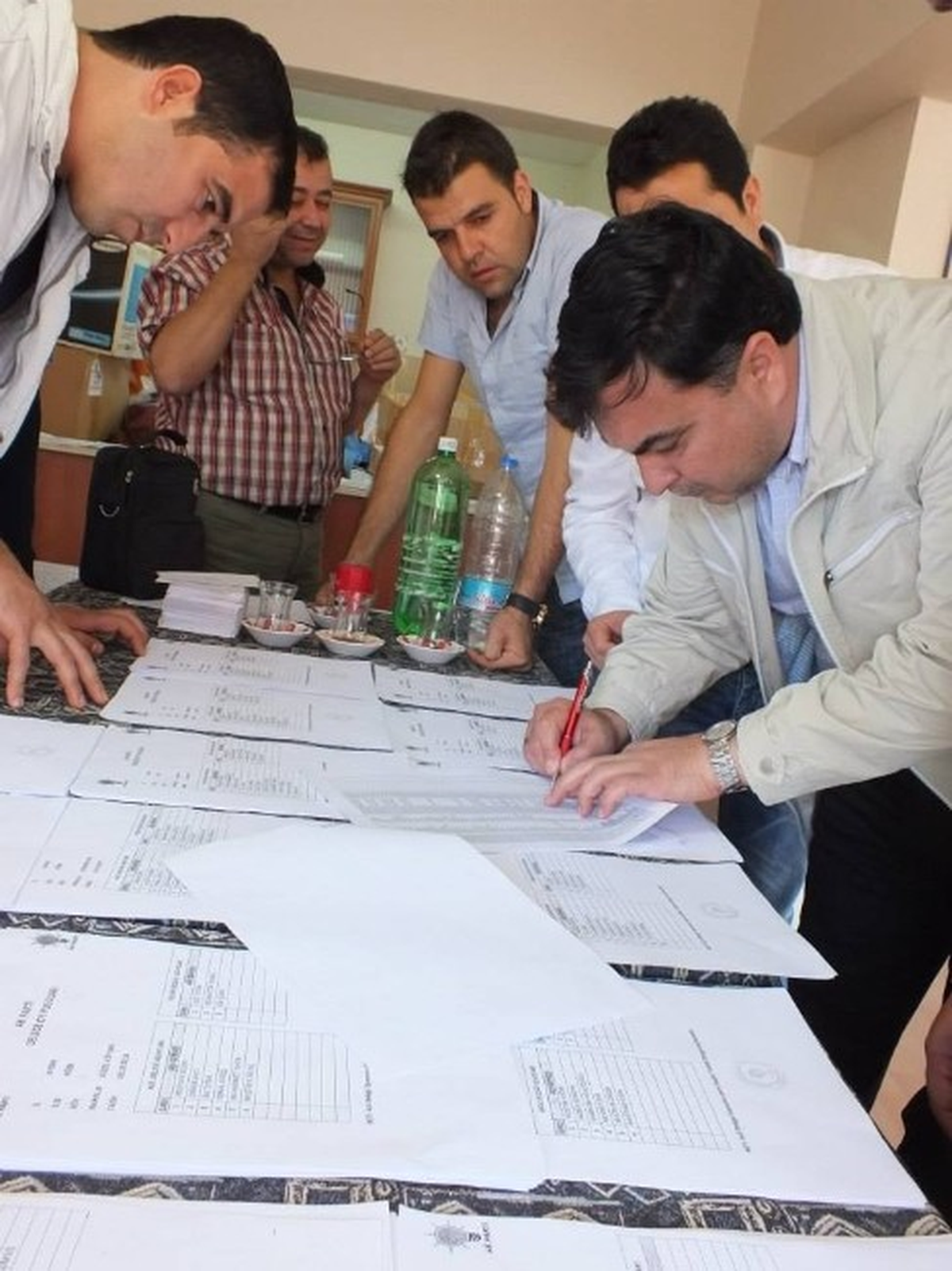 Ak Partililer Delege Seçimi İçin Sandık Başına Gitti