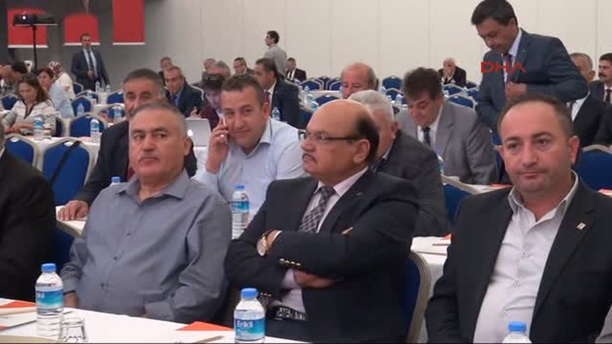 Antalya Bahçeli\'den Mikrofon Tepkisi