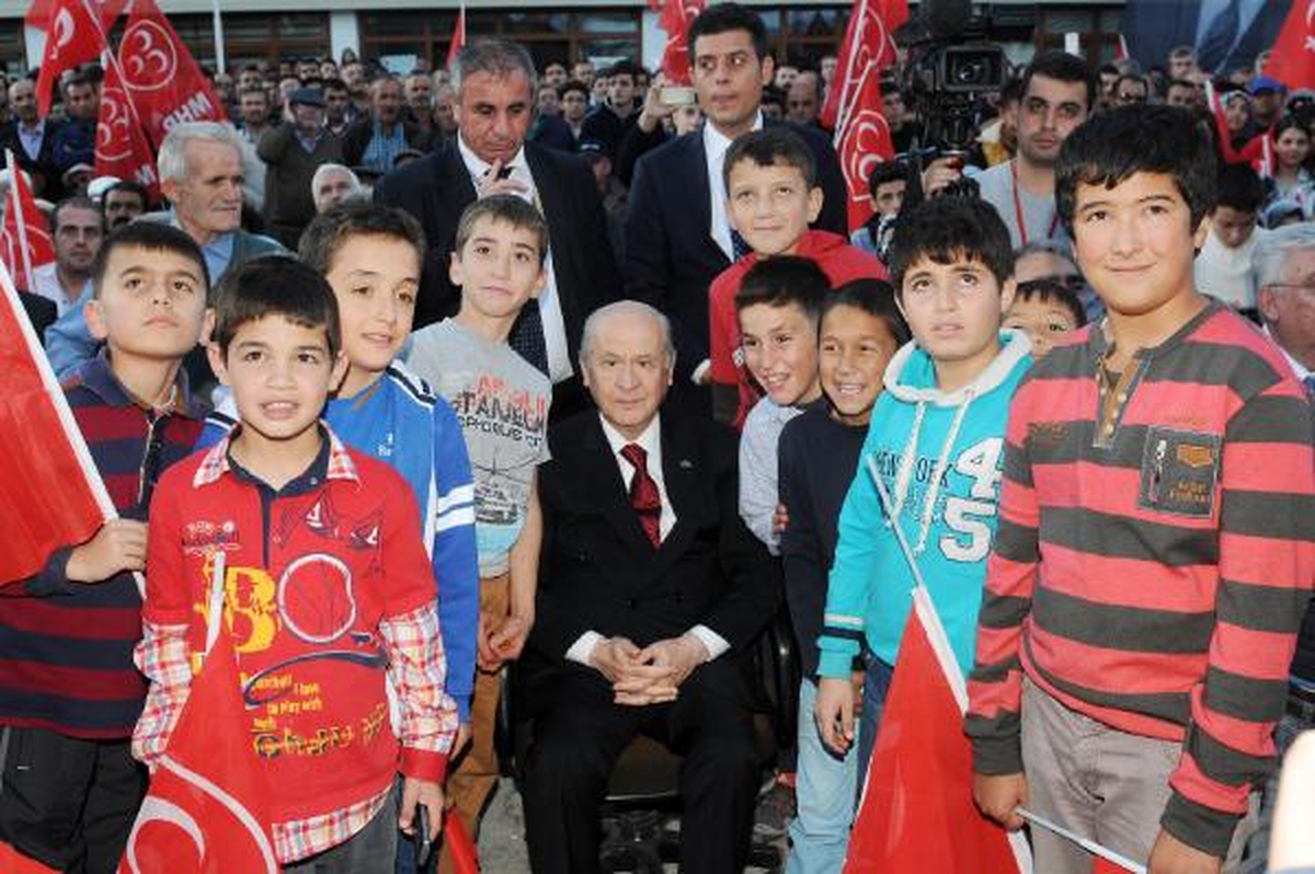 Bahçeli\'den Mikrofon Tepkisi (3)