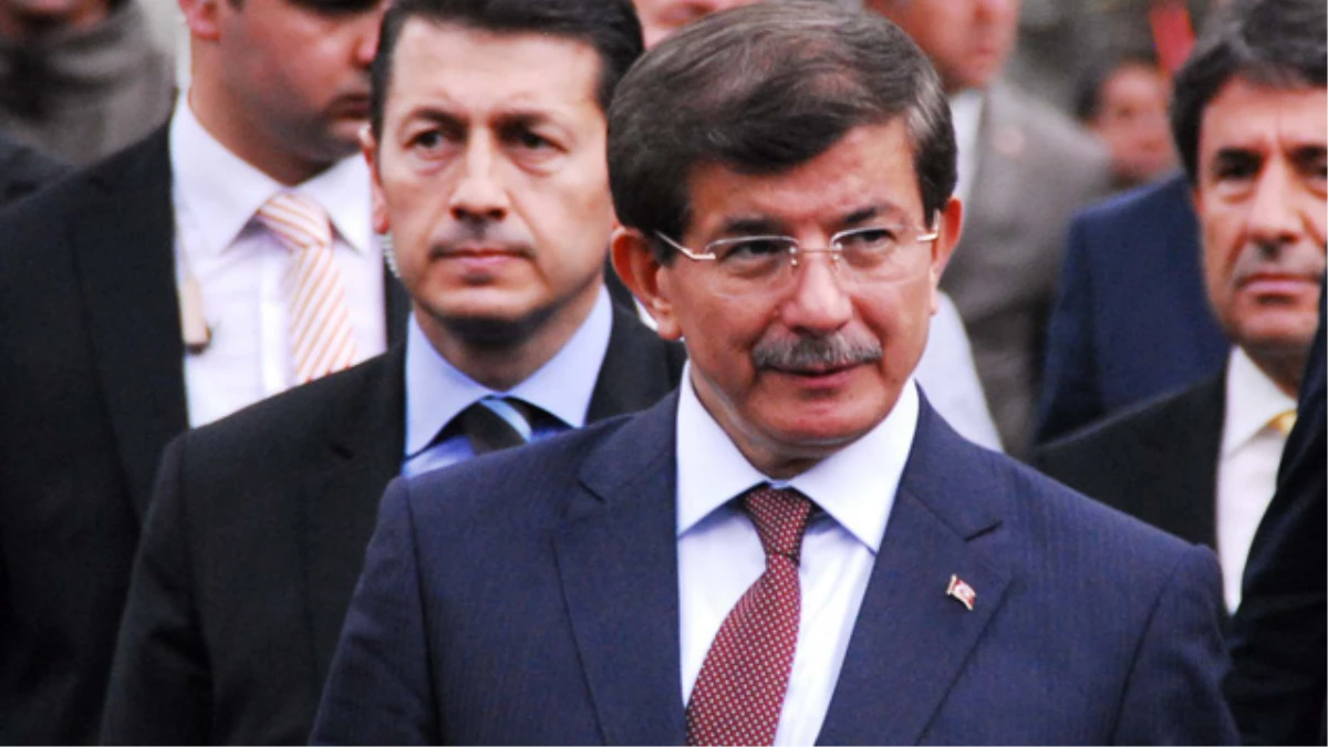 Başbakan Davutoğlu, Akil İnsanlar Heyeti ile Buluştu
